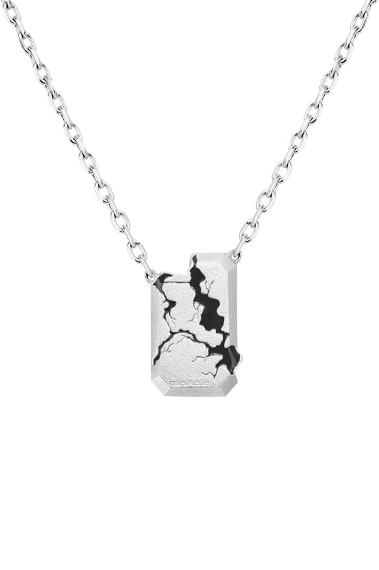 Silberne Gem Necklace Black mit mittigem Riss, längenverstellbar, 49 cm Kettenlänge, 925 Sterling Silber, Unisex von OLAKALA.